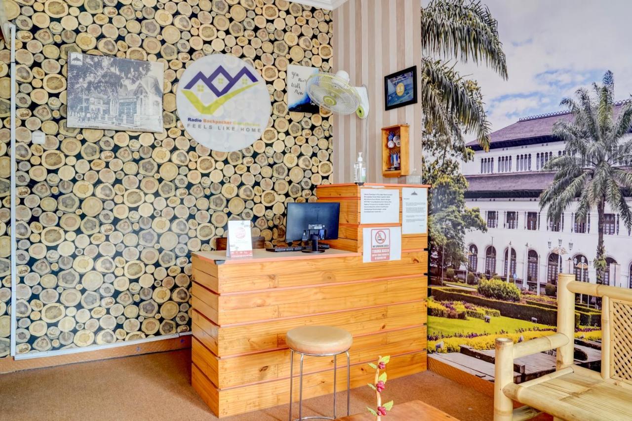 Radio Backpacker Guesthouse Syariah Μπαντούνγκ Εξωτερικό φωτογραφία