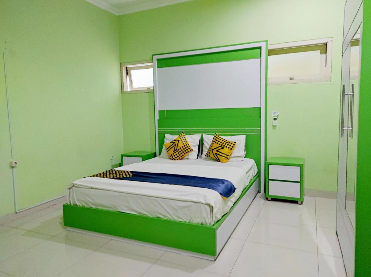 Radio Backpacker Guesthouse Syariah Μπαντούνγκ Εξωτερικό φωτογραφία