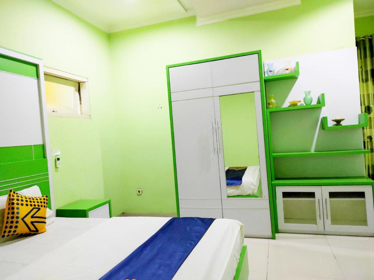 Radio Backpacker Guesthouse Syariah Μπαντούνγκ Εξωτερικό φωτογραφία